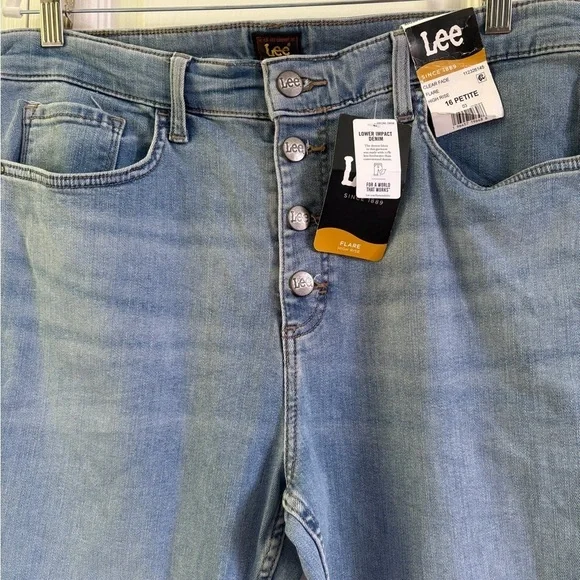 Lee Women's High Rise Exposed Button Flare Jeans Blue Size 14 Petite NWT - Picture 2 of 11